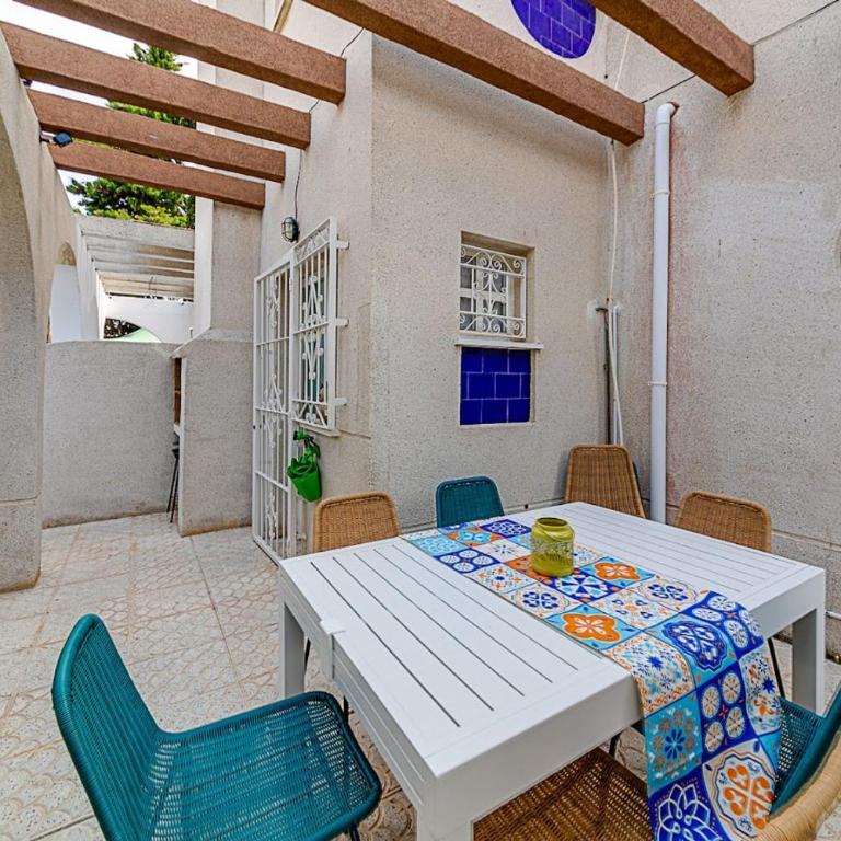 Elegant Bungalow with Jacuzzi Villa Loi Charls in Torrevieja - Bungalow - 16