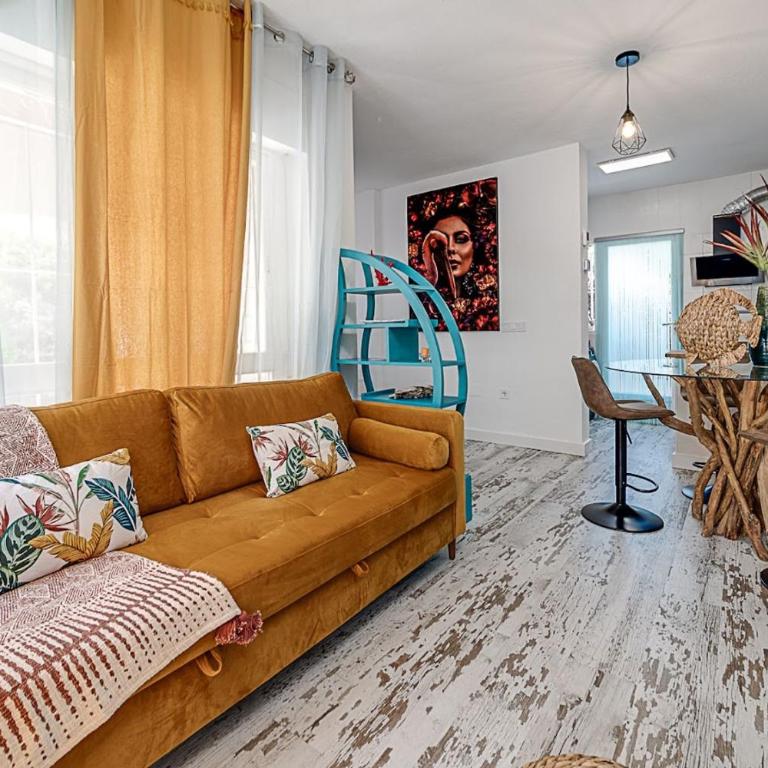 Elegant Bungalow with Jacuzzi Villa Loi Charls in Torrevieja - Bungalow - 24