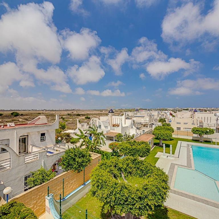 Elegant Bungalow with Jacuzzi Villa Loi Charls in Torrevieja - Bungalow - 38