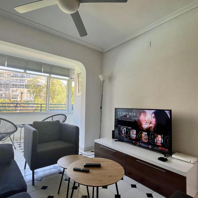 New Spacious Family Apartment 3 Bedrooms Pool 5 Min from the Sea - Apartment - 5