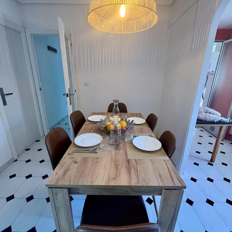 New Spacious Family Apartment 3 Bedrooms Pool 5 Min from the Sea - Apartment - 11