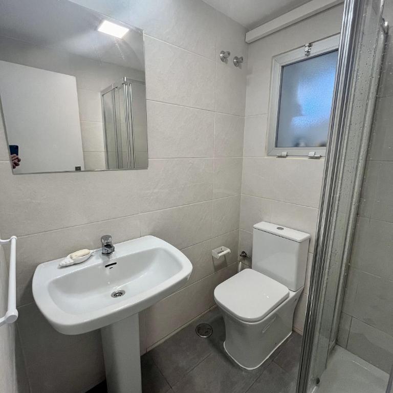 New Spacious Family Apartment 3 Bedrooms Pool 5 Min from the Sea - Apartment - 24