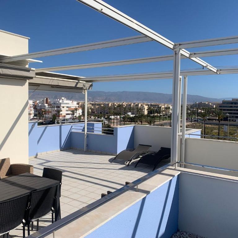 Beautiful 2 bedroom penthouse - Apartment - 34