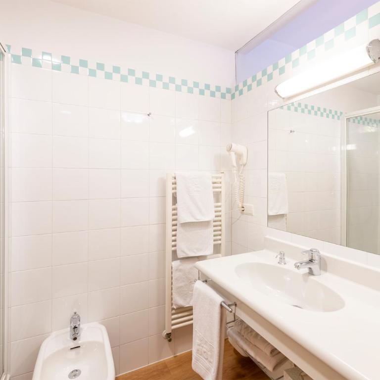 Hotel Figl ***S - Doppel- oder Zweibettzimmer - 4