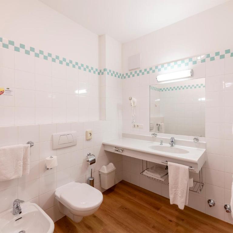 Hotel Figl ***S - Doppel- oder Zweibettzimmer - 5