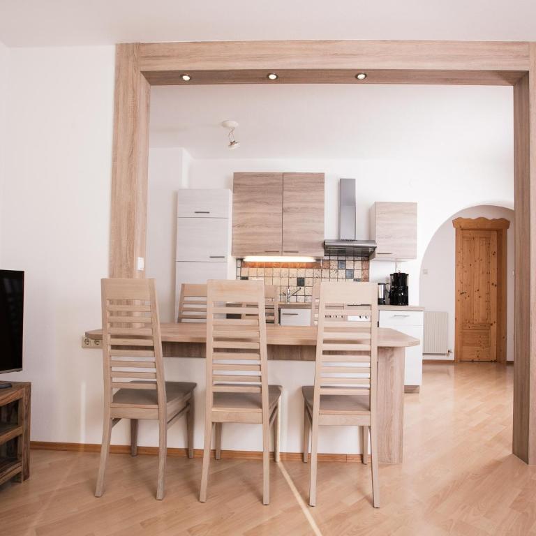 Apart&Chalet Chiara - Apartment mit 3 Schlafzimmern, Terrasse oder Balkon - 5
