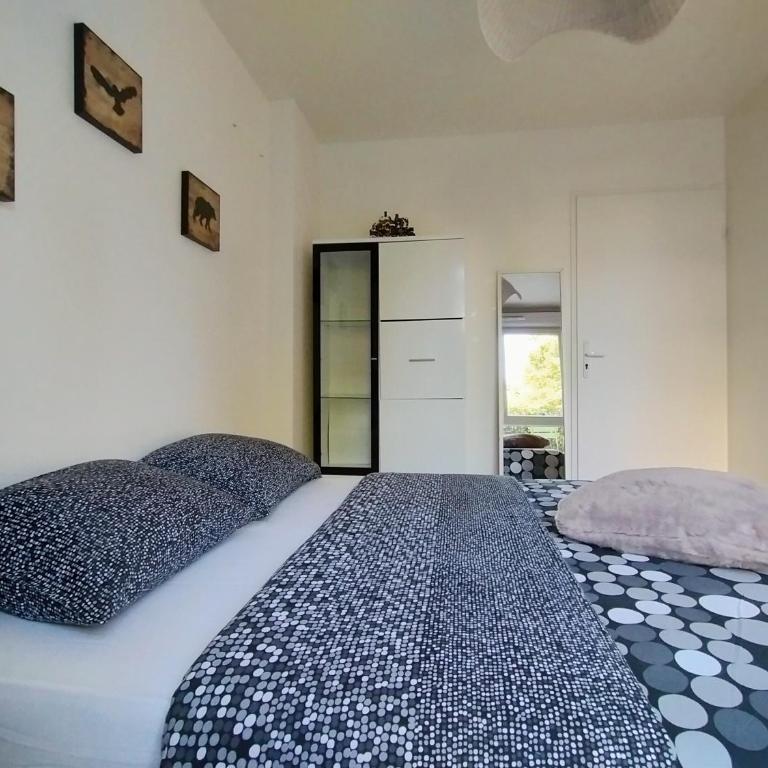Chic apart with piano, terrace and parking - Three-Bedroom Apartment - 24
