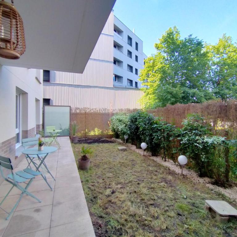 Chic apart with piano, terrace and parking - Three-Bedroom Apartment - 13
