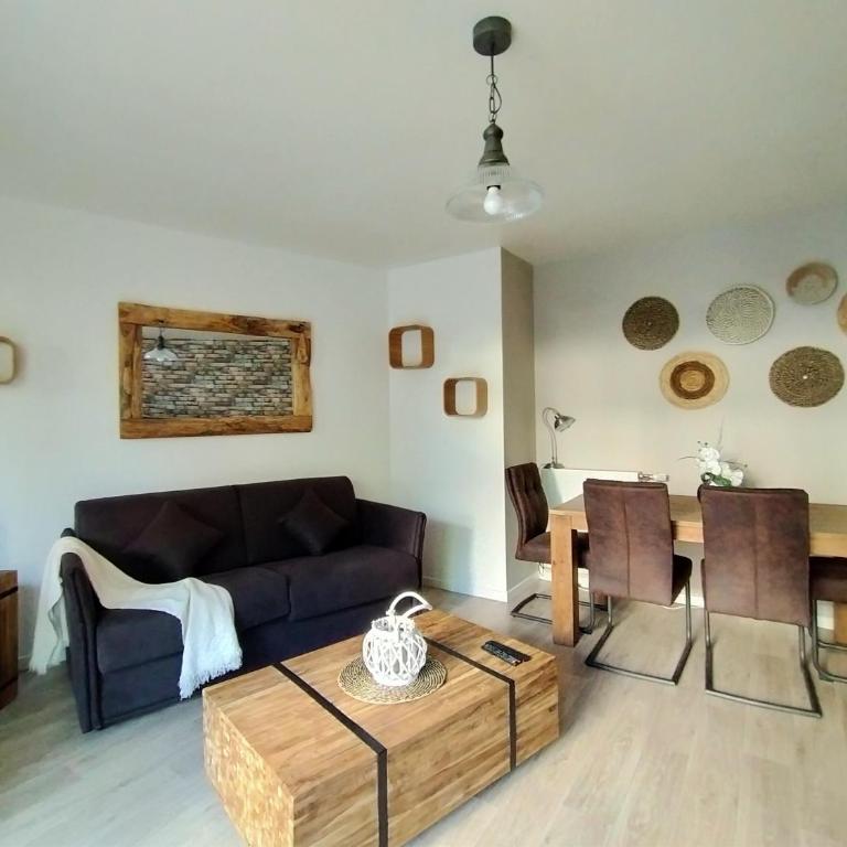 Chic apart with piano, terrace and parking - Three-Bedroom Apartment - 14
