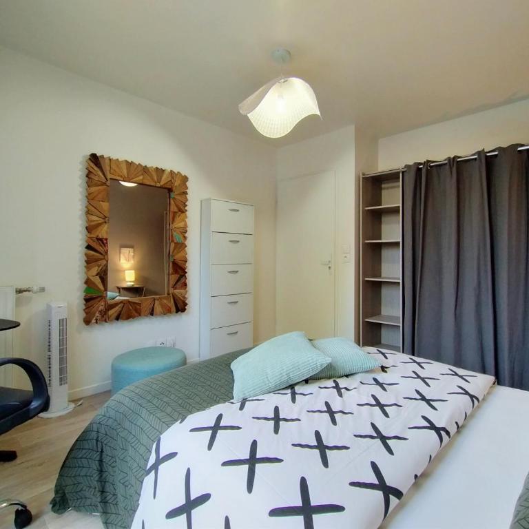 Chic apart with piano, terrace and parking - Three-Bedroom Apartment - 26