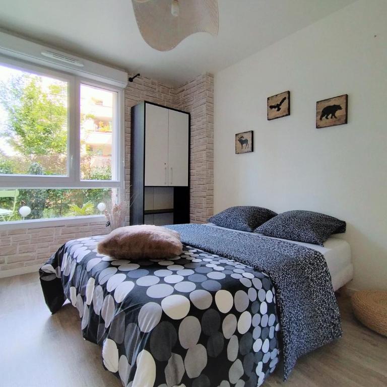 Chic apart with piano, terrace and parking - Three-Bedroom Apartment - 3