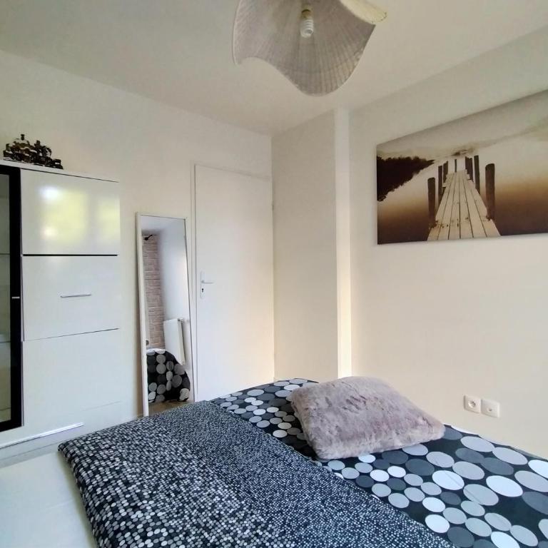 Chic apart with piano, terrace and parking - Three-Bedroom Apartment - 25