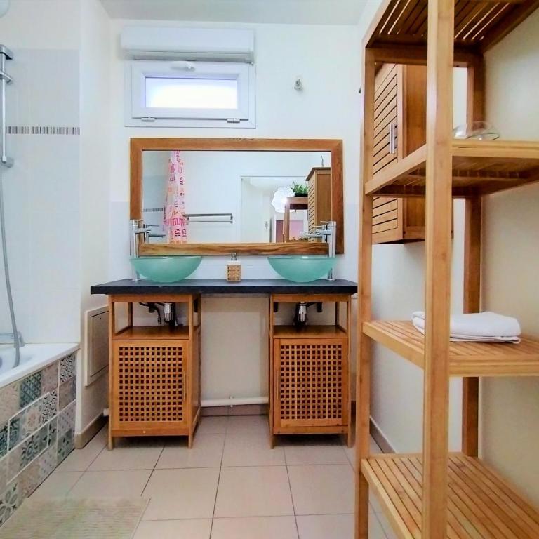 Chic apart with piano, terrace and parking - Three-Bedroom Apartment - 31