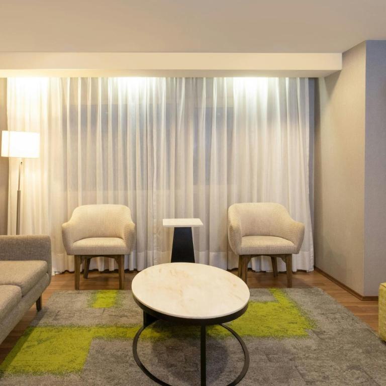 Courtyard by Marriott Mexico City Revolucion - Master Suite - 6