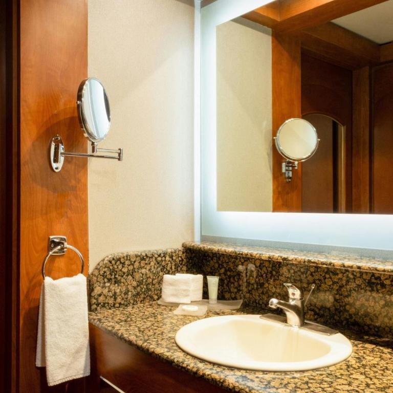 Courtyard by Marriott Mexico City Revolucion - Superior King Room - 7