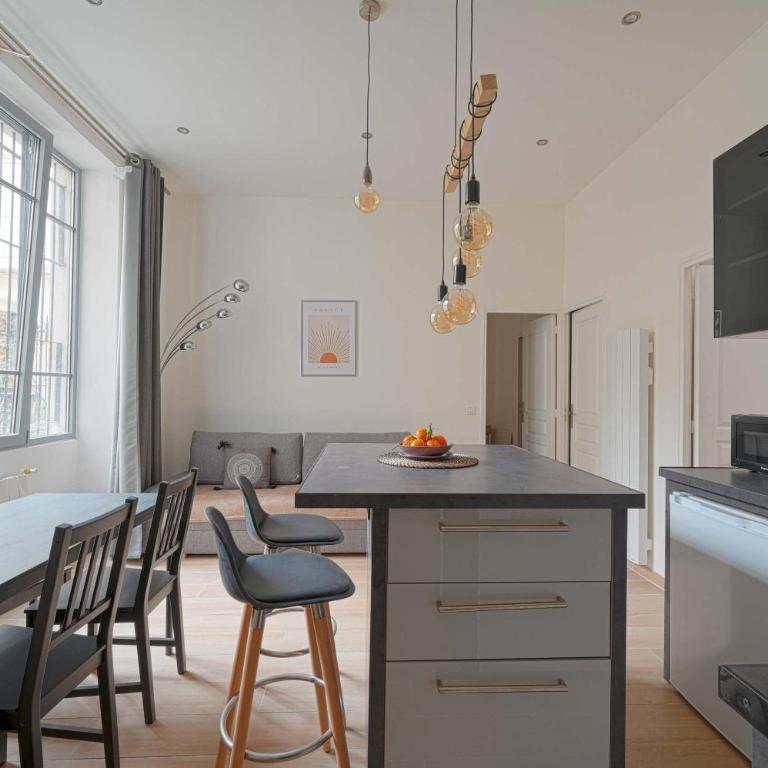 Bel Appartement Buttes-chaumont - Appartement - Rez-de-Chaussée - 1
