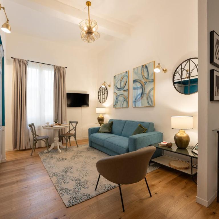 Via dei Pepi 3 - Florence Charming Apartments - Chic retreat Apartment a few steps from Santa Croce Square - Appartamento con 3 Camere da Letto - 4