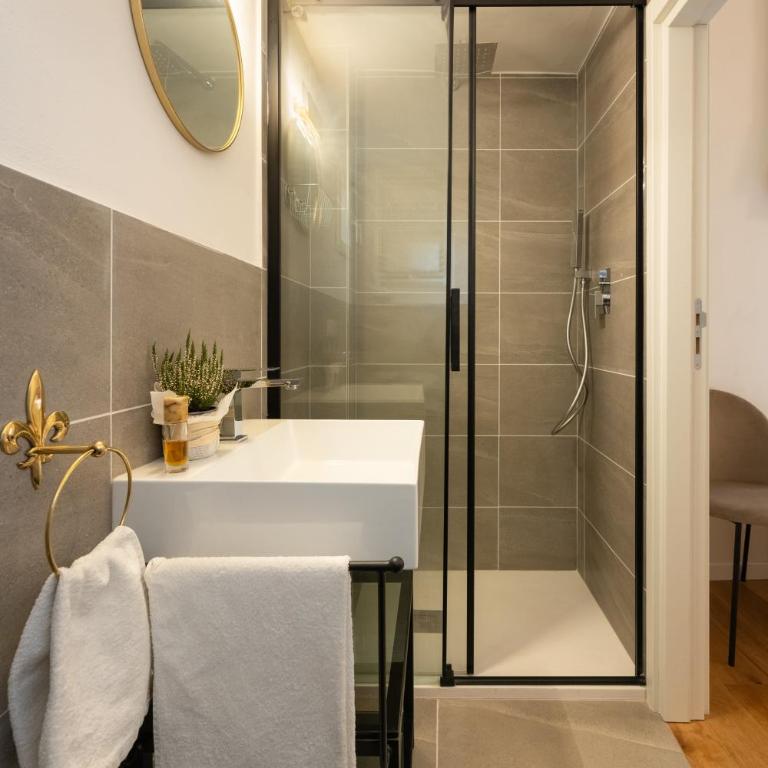 Via dei Pepi 3 - Florence Charming Apartments - Chic retreat Apartment a few steps from Santa Croce Square - Appartamento con 3 Camere da Letto - 26