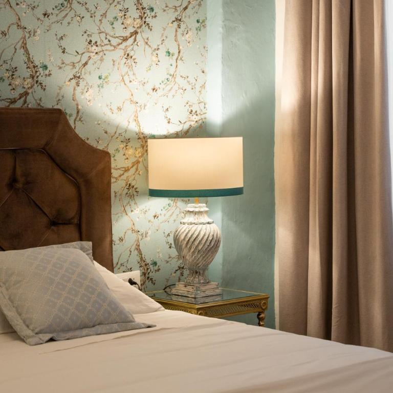 Via dei Pepi 3 - Florence Charming Apartments - Chic retreat Apartment a few steps from Santa Croce Square - Appartamento con 3 Camere da Letto - 40
