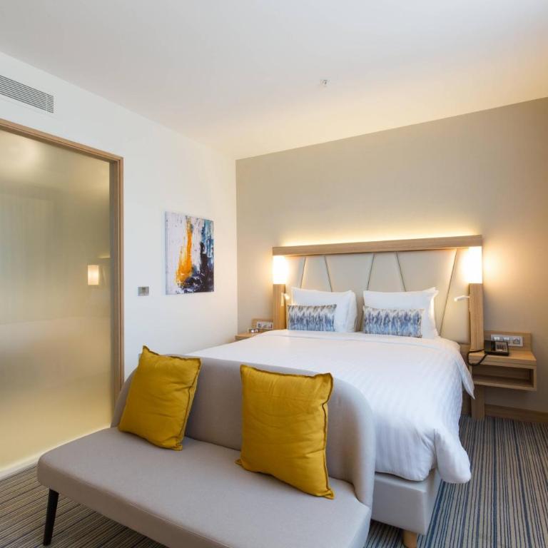 Courtyard by Marriott Banja Luka - Deluks, Soba za Goste, 1 Bračni Krevet (King-size), Pogled na Grad - 4