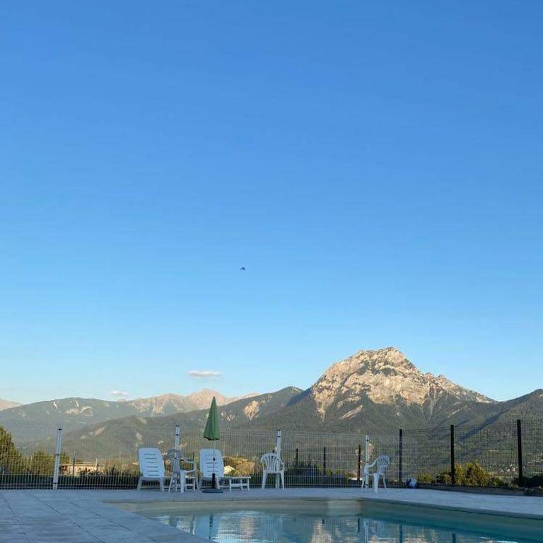 T2 vue lac serre ponçon piscine & tennis - Appartement 1 Chambre - 2