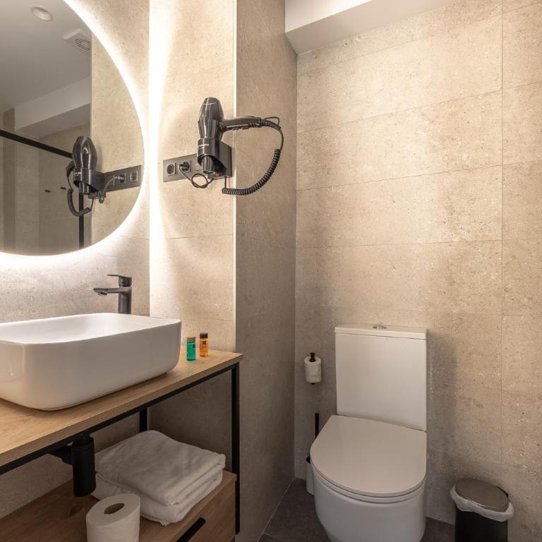 Arenal Suites Bilbao - Small Double Room - 1