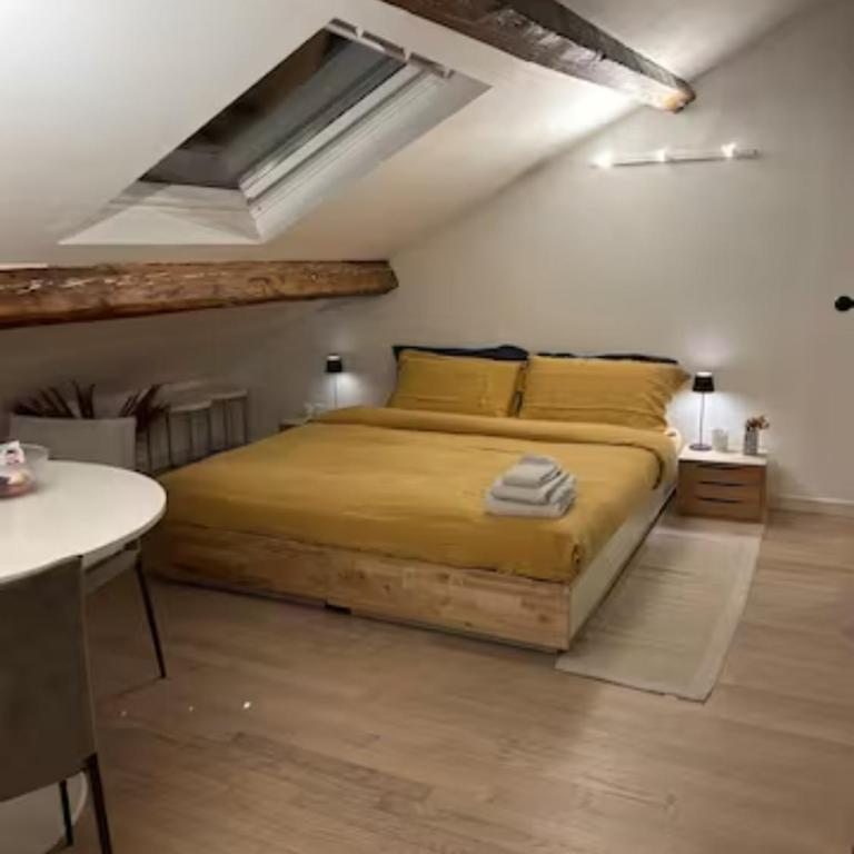 Delizioso attico privato, comfort, cool. - Appartamento con 1 Camera da Letto - 2