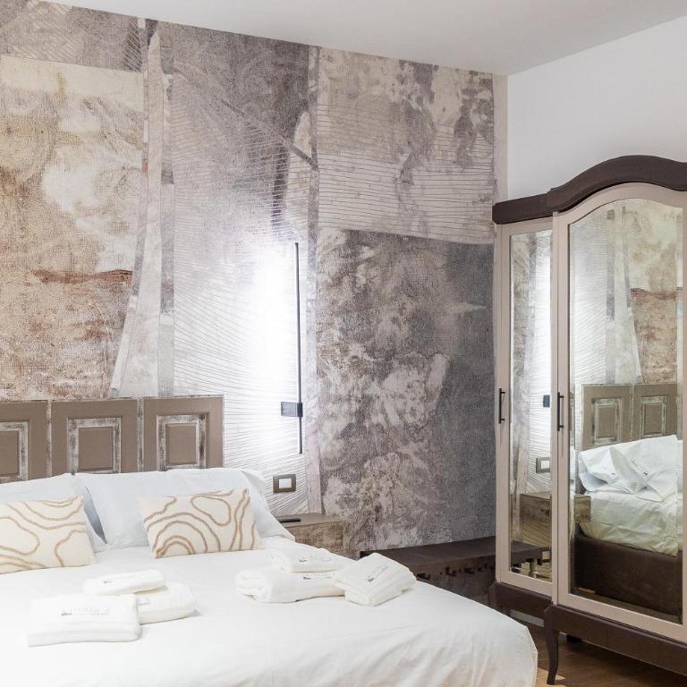 ARIOSTO'S Luxury Rooms - Camera Tripla Comfort - 3