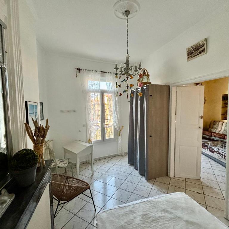 appartquaisete et garage - Apartamento de 2 dormitorios - 12