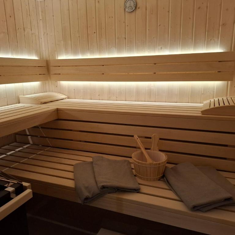 Sonnenappartements Madlstatthof - Deluxe Apartment mit 2 Schlafzimmern und Gartenblick - 11