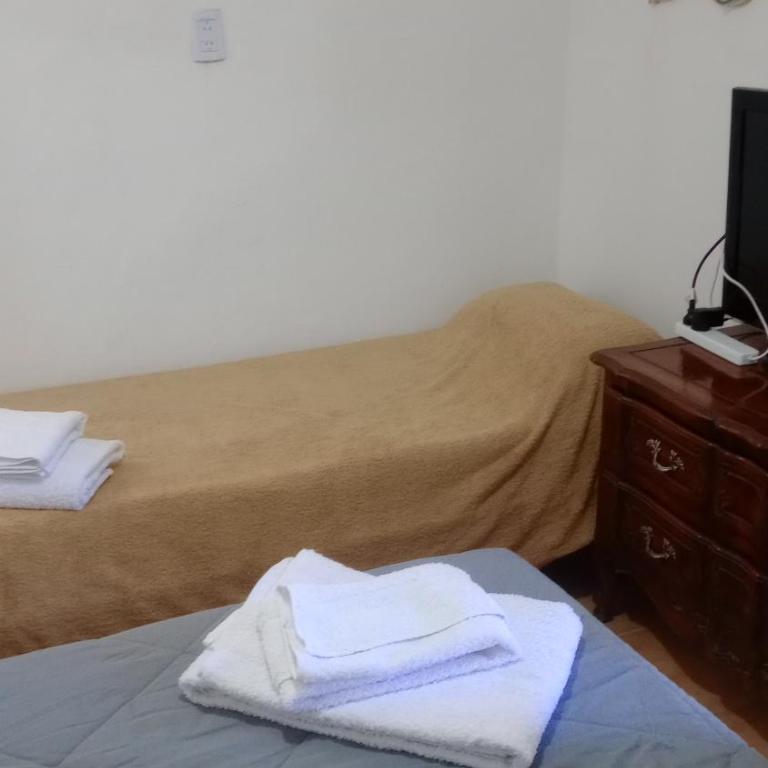 Avalon Hostal - Triple Room - 3