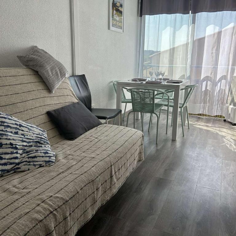SP490-039 Appartement 2 pièces SAINT PIERRE LA MER - One-Bedroom Apartment - 2