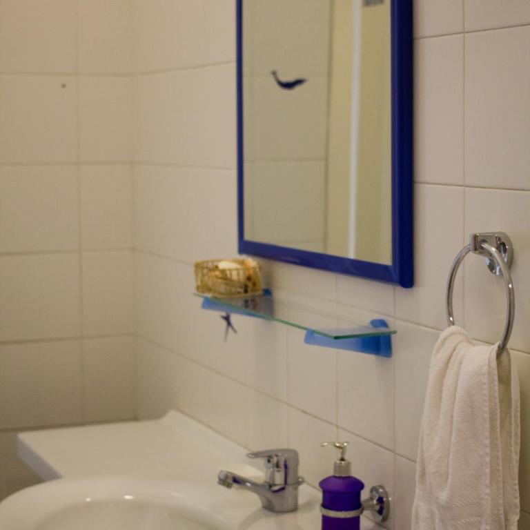 Luci A San Siro - Camera Doppia con Letti Singoli e Bagno in Comune - 3