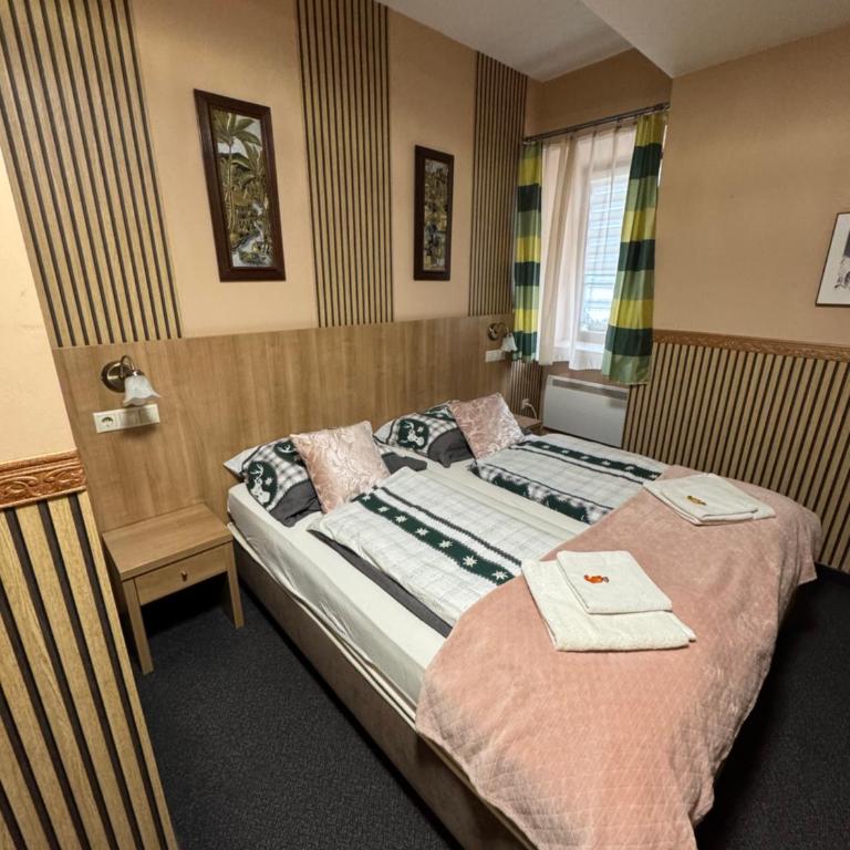 Jasmin Pension Central Location Shared Kitchen Pet Friendly - Doppelzimmer mit eigenem Bad - 1