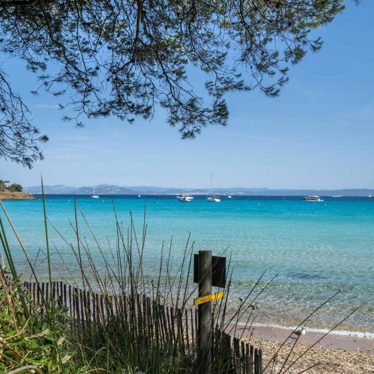 La Courtade, Maison pour 7 personnes dans domaine privé avec piscine à La Londe-Les-Maures - Villa mit 3 Schlafzimmern - 26