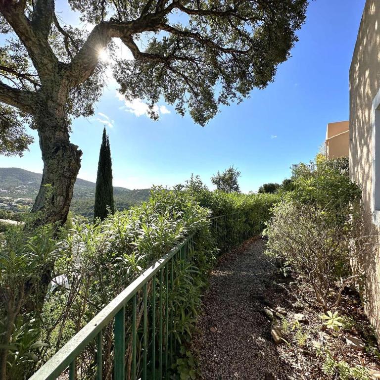 La Courtade, Maison pour 7 personnes dans domaine privé avec piscine à La Londe-Les-Maures - Villa mit 3 Schlafzimmern - 2