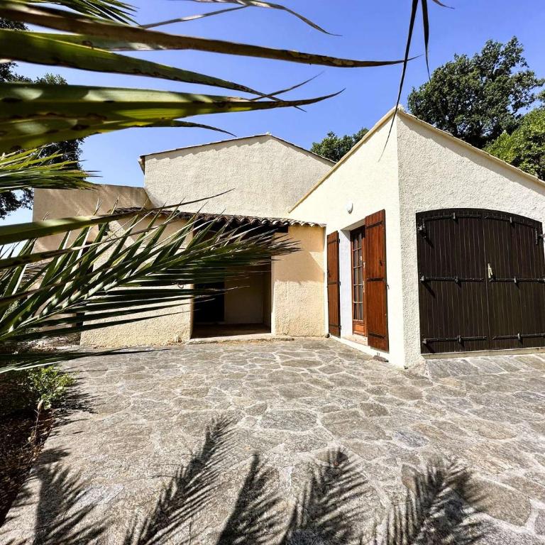 La Courtade, Maison pour 7 personnes dans domaine privé avec piscine à La Londe-Les-Maures - Villa mit 3 Schlafzimmern - 3