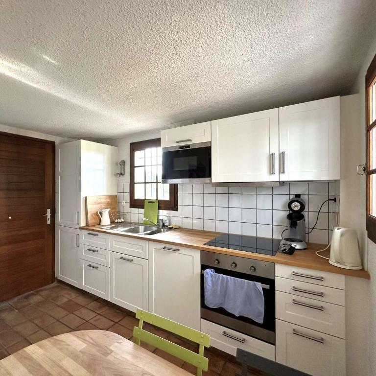 La Courtade, Maison pour 7 personnes dans domaine privé avec piscine à La Londe-Les-Maures - Villa mit 3 Schlafzimmern - 12