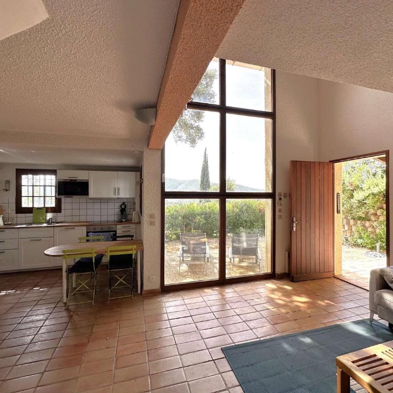 La Courtade, Maison pour 7 personnes dans domaine privé avec piscine à La Londe-Les-Maures - Villa mit 3 Schlafzimmern - 13