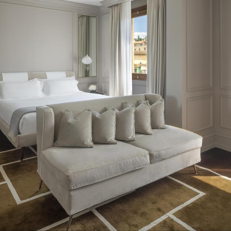 Portrait Firenze - Lungarno Collection - Prestige Suite with River View - 3