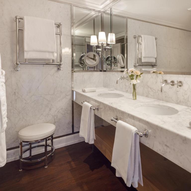 Portrait Firenze - Lungarno Collection - Prestige Suite with River View - 4