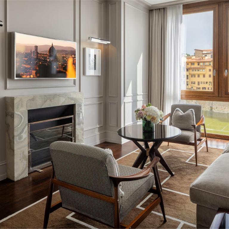 Portrait Firenze - Lungarno Collection - Prestige Suite with River View - 5