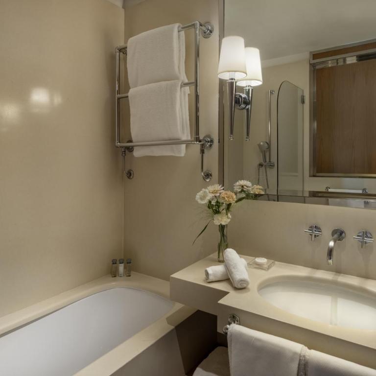 Portrait Firenze - Lungarno Collection - Portrait Suite with River View - 4