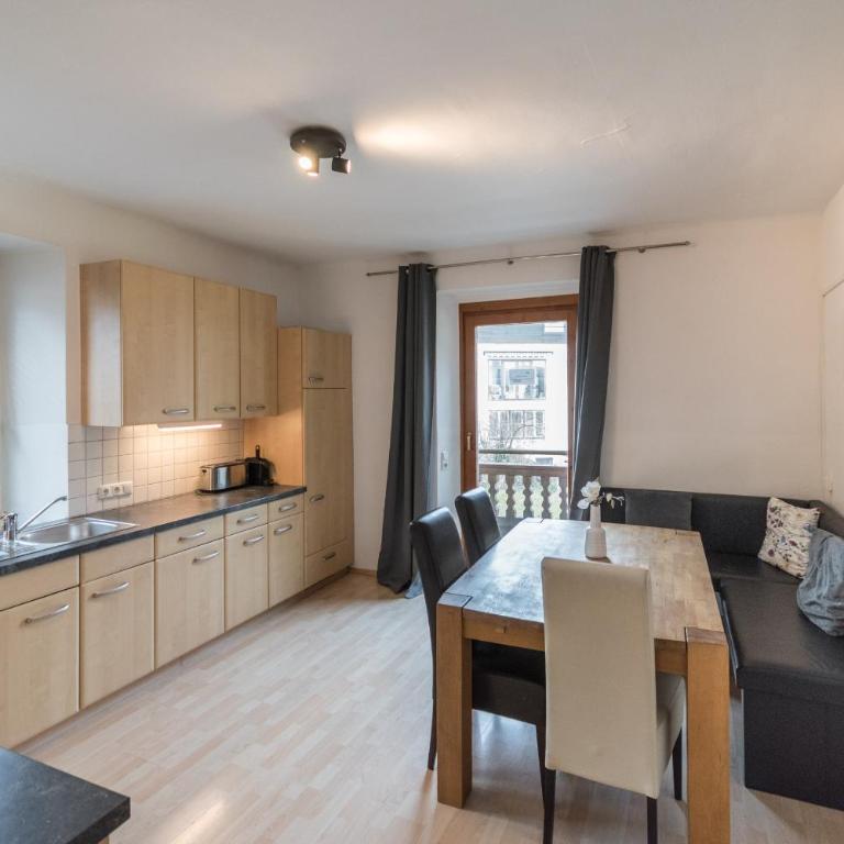 Ski-n-Lake City Apartments - Apartment mit 2 Schlafzimmern und Gartenblick - 10