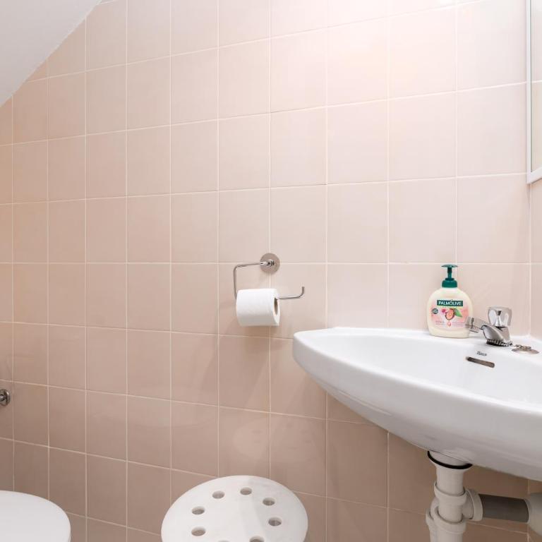 Home2Book Charming Duplex, Terrace & Pool, Caleta - One-Bedroom Apartment - 13