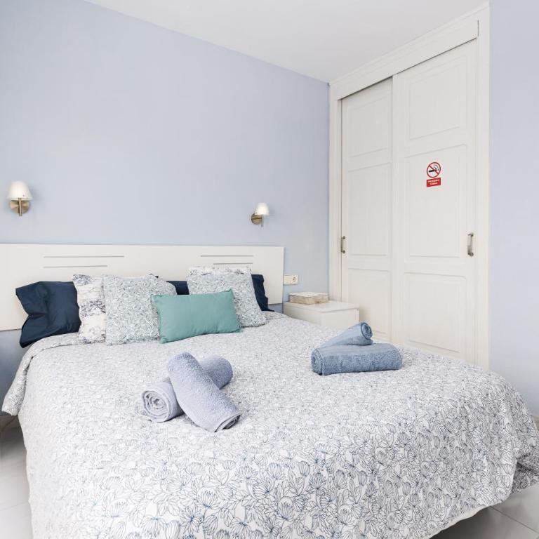 Home2Book Charming Duplex, Terrace & Pool, Caleta - One-Bedroom Apartment - 14