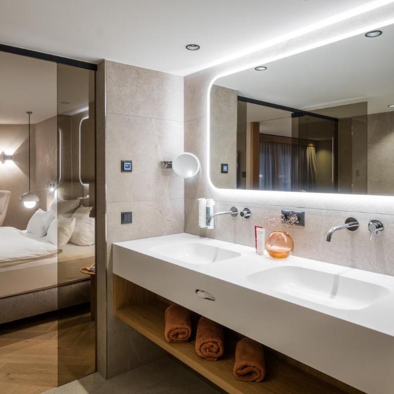 Neuhaus Zillertal Resort - Premium-Familiensuite „Tristner Deluxe“ - 1