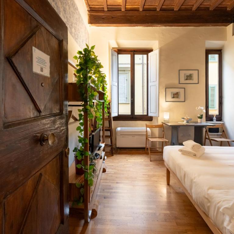 Via Benedetta, 13 - Florence Charming Apartments - Florentine Gem Steps from Station - Prime Spot! - Appartamento con 1 Camera da Letto - 4