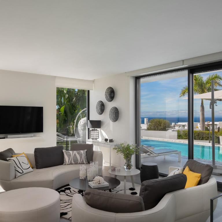 4-Bedroom Modern Villa with Sea View - Villa con vistas al mar - 4