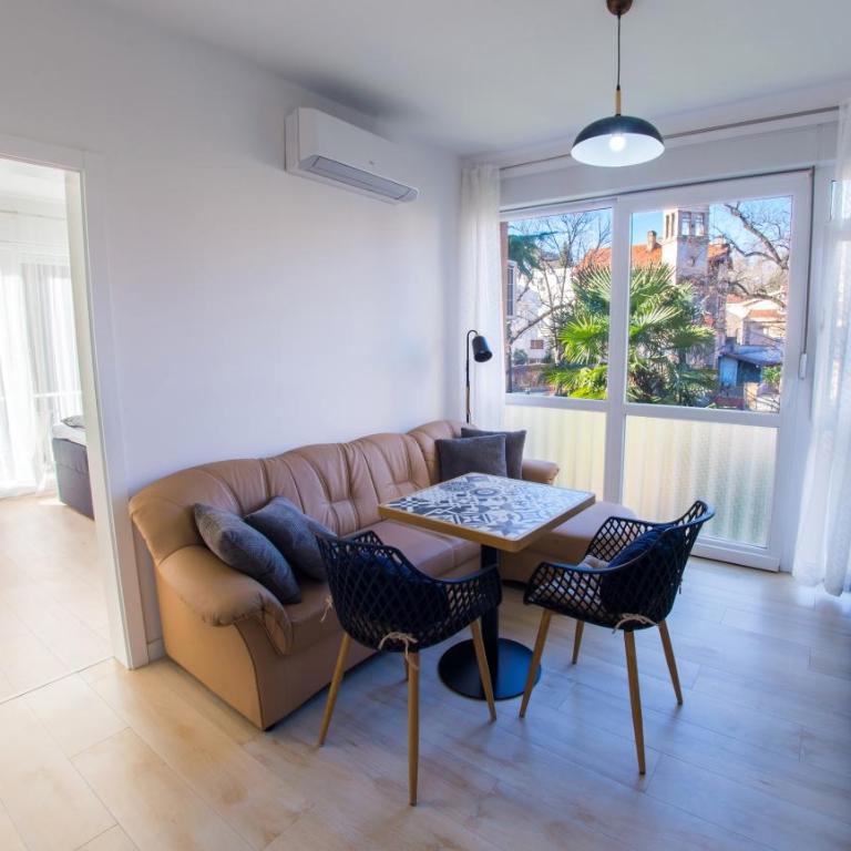 Queen7 - One-Bedroom Apartment - 4